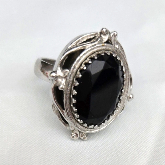 Vtg. WHITING & DAVIS Silver Ring with Ornate Design and Large Onyx Stone 6.5 - Picture 1 of 10